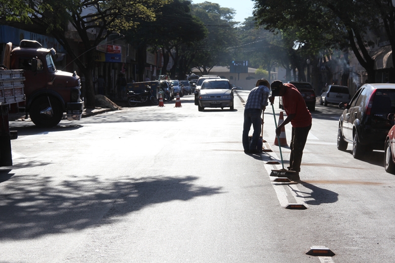    Sinalização horizontal de Sarandi está sendo revitalizada